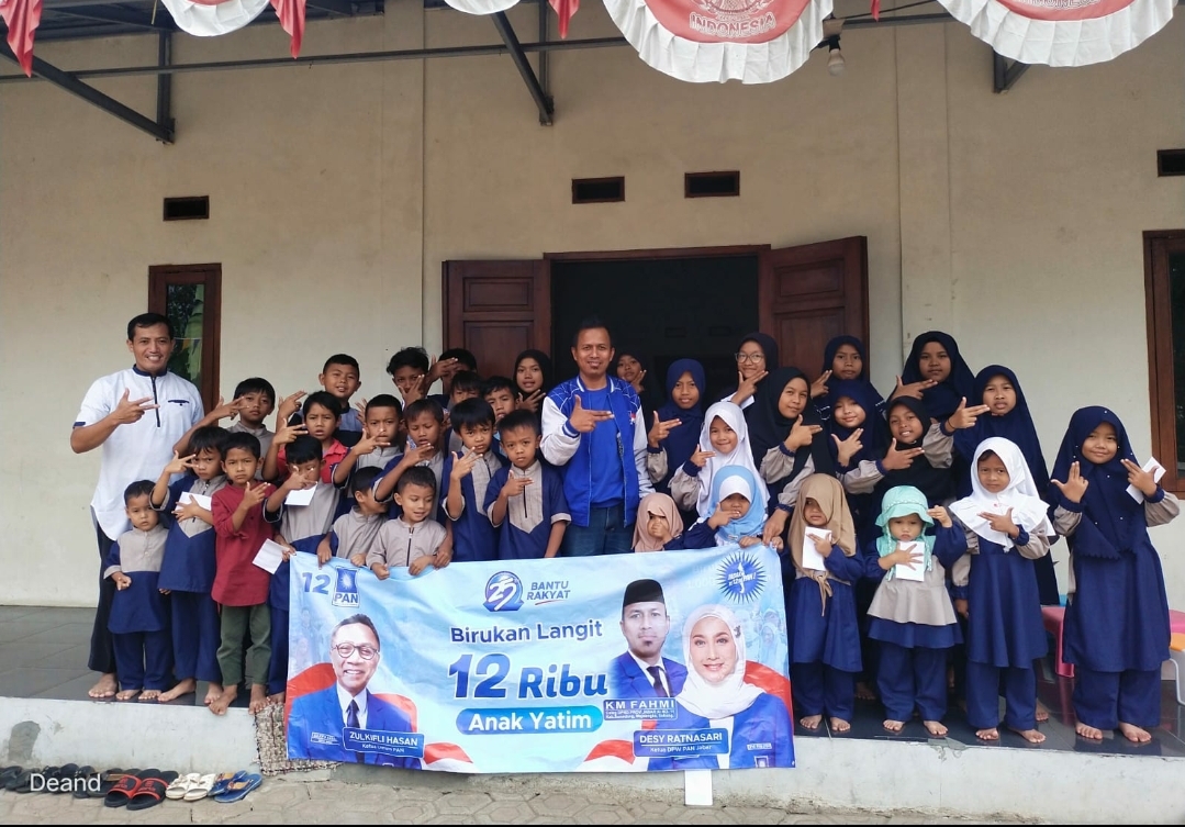 Caleg Provinsi Dari PAN KM Fahmi  Berikan Santunan Untuk Anak Yatim di Wilayah Kab Subang